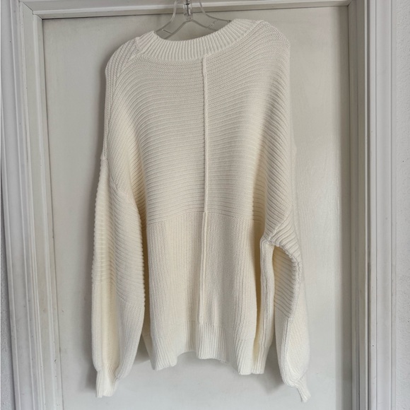 NWOT LE LIS Sweater - Picture 3 of 7